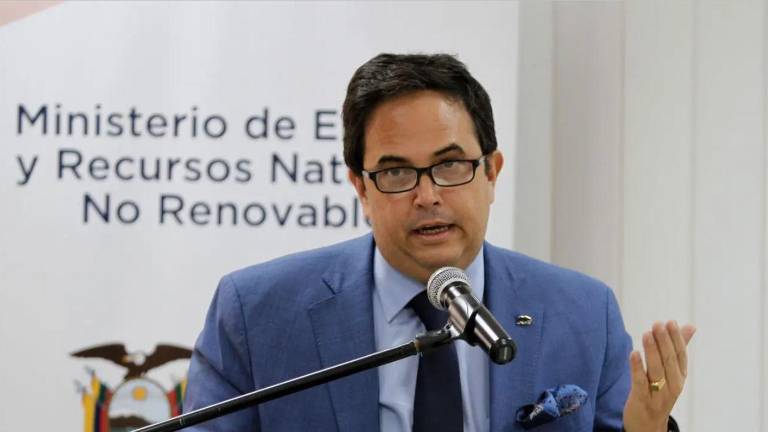 Ministro Xavier Vera se defiende de acusaciones: todo es un montaje