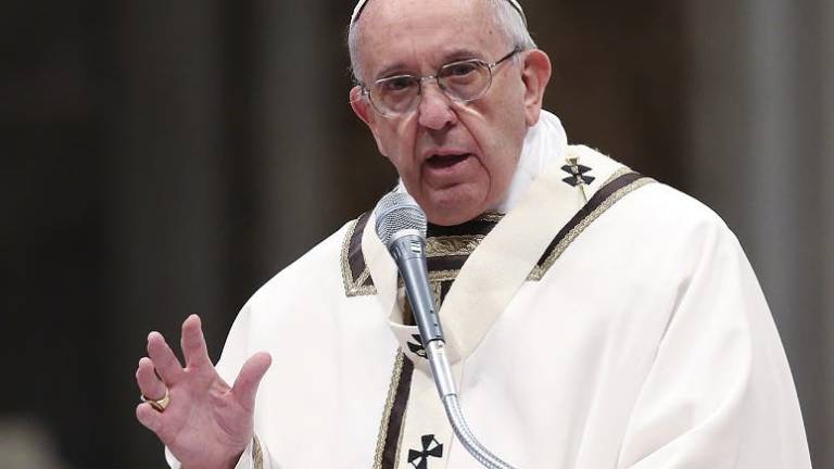 El papa culpa a los fabricantes de armas de los atentados