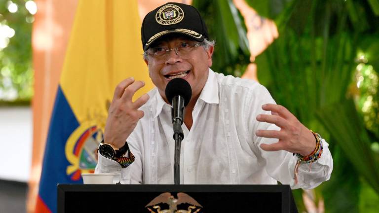 “¿De quién es el Cartel de los Soles si la droga se va por Ecuador?”, preguntó Petro.