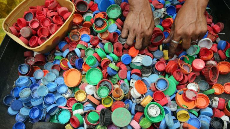 Presidente Guillermo Lasso firma reglamento de economía circular inclusiva que apoyará a recicladores
