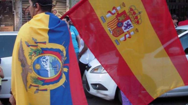 Estudiantes ecuatorianos en España podrán trabajar