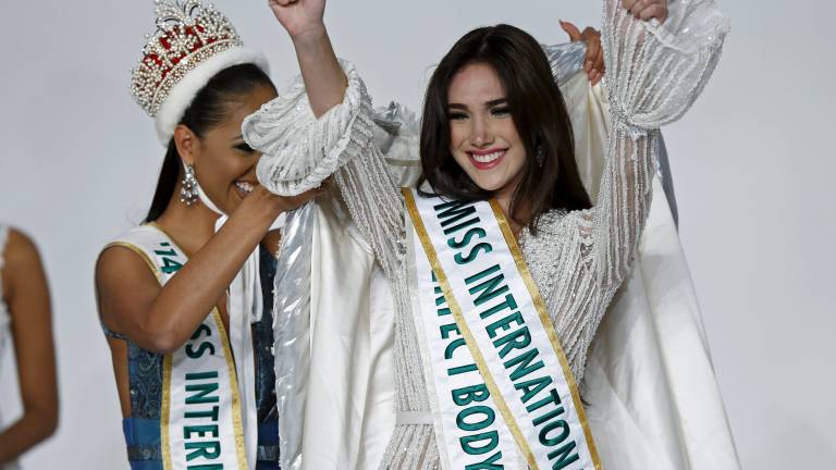 Reina de Venezuela se corona Miss Internacional 2015
