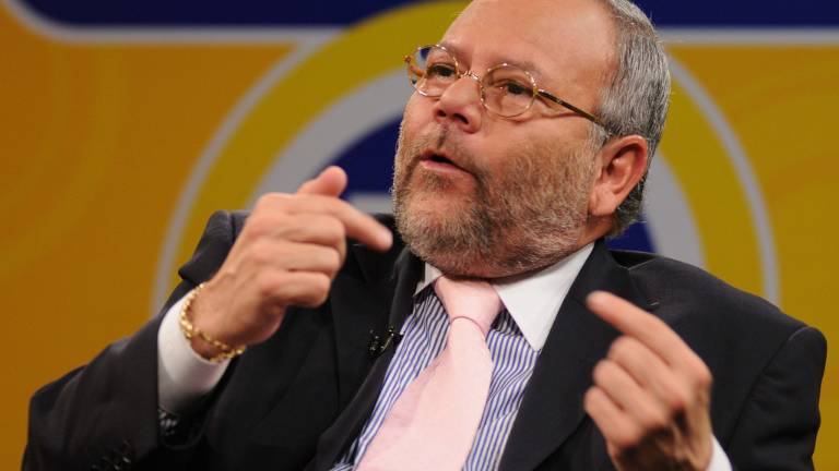 Pareja se encuentra fuera del país desde el 28 de septiembre