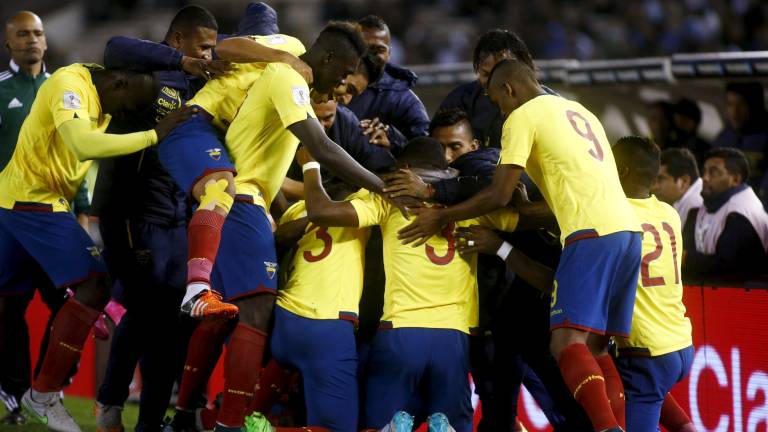 Ecuador hace historia y derrota a una Argentina sin alma