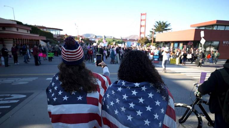 Corte mantiene bloqueo a mandato de Biden que obliga vacunación en empresas de EE.UU.