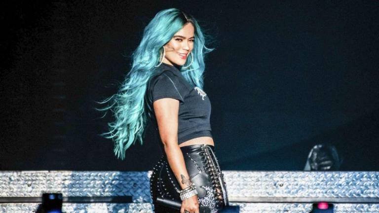 Karol G reclamó a la Policía por lanzar gases lacrimógenos durante su concierto en Guayaquil