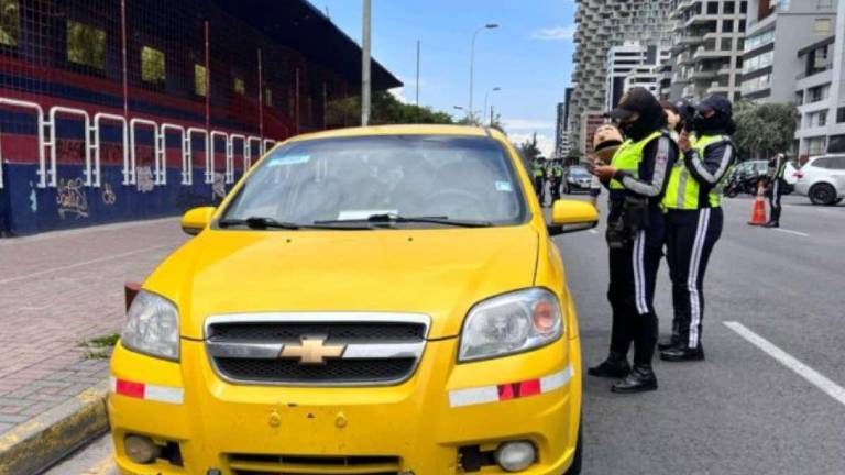 Video capta secuestro exprés a pasajera en el sur de Quito