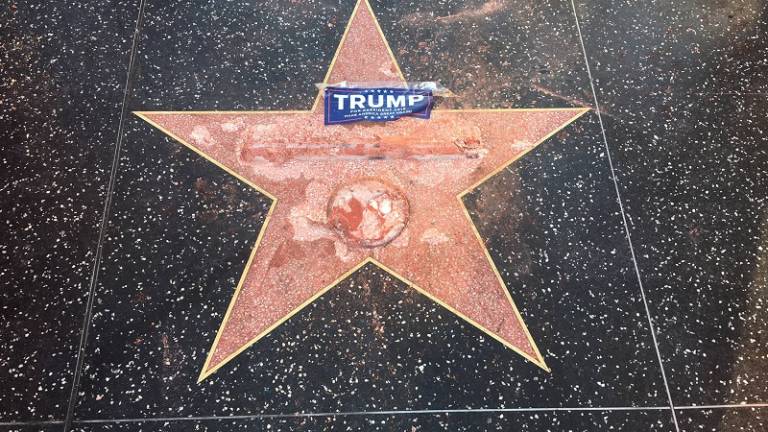 Vandalizan estrella de Trump en Paseo de la Fama de Hollywood
