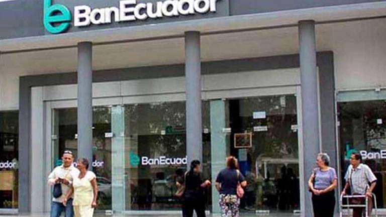 Funcionarios de BanEcuador y MIES son detenidos por trama de corrupción para cobrar el bono de desarrollo humano
