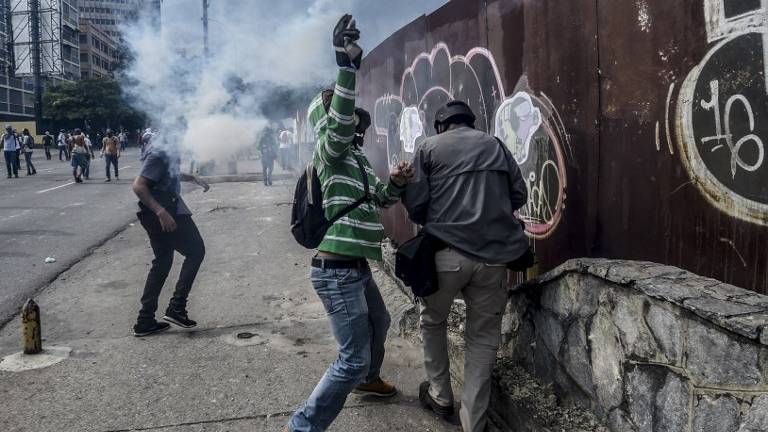 Sube a 29 cifra de muertos en protestas en Venezuela