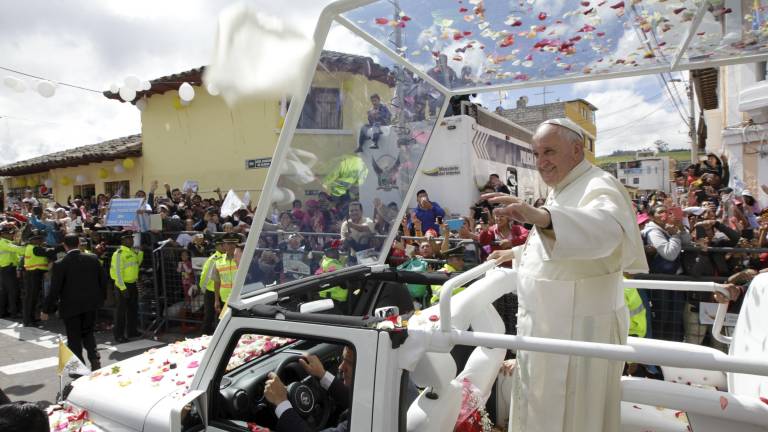 Más de un millón de argentinos viajan a Paraguay por el papa