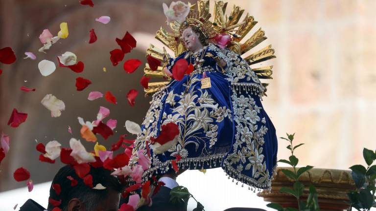 Comenzó el Pase del Niño Viajero en Cuenca, una tradición que convoca a decenas de miles de fieles