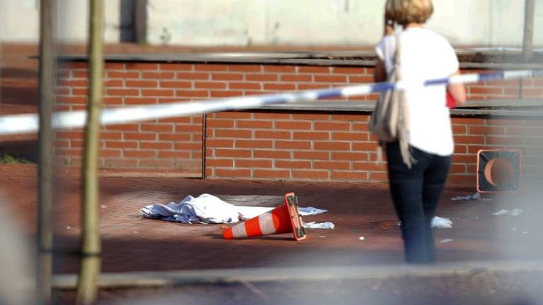 Muere autor que hirió a policías en Bélgica con un machete