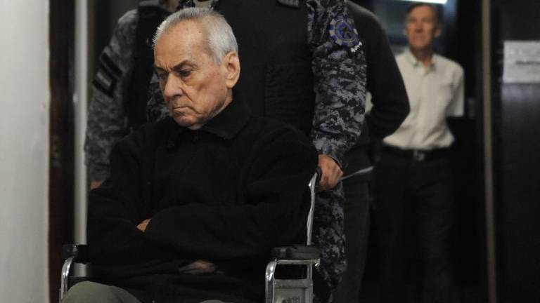 Sentencian a curas que violaron a niños sordos en Argentina