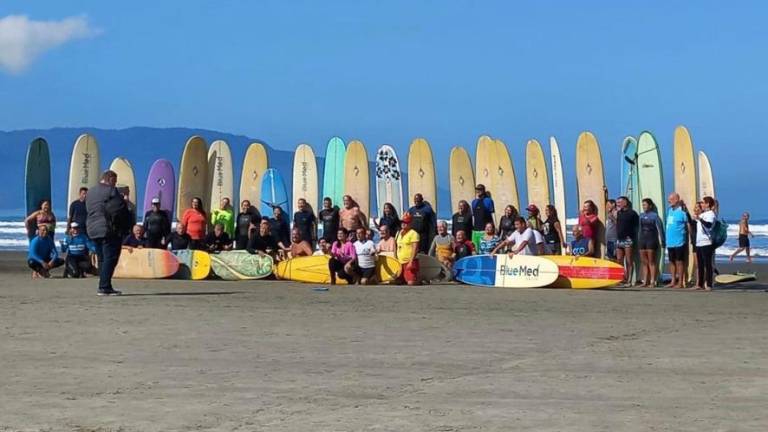 El primer campamento de surf inclusivo llega a Ecuador