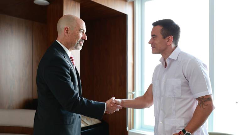 Terry Cole, representante de la DEA, junto al presidente Daniel Noboa.