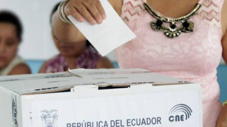 Una candidata a presidenta y diez a vicepresidentas en elecciones de Ecuador