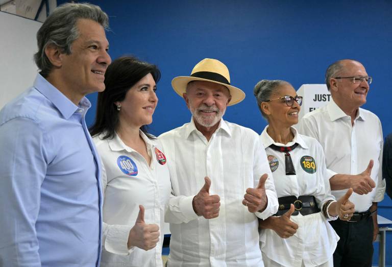 $!Lula da Silva después de votar.