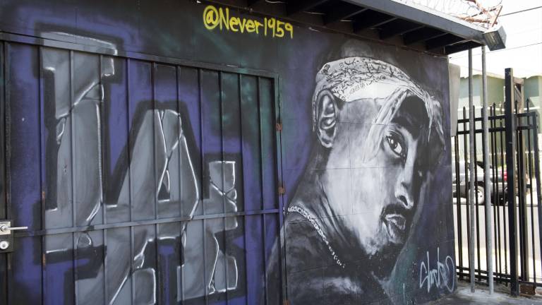 Policía registra una vivienda en Las Vegas por el caso del asesinato del rapero 2pac
