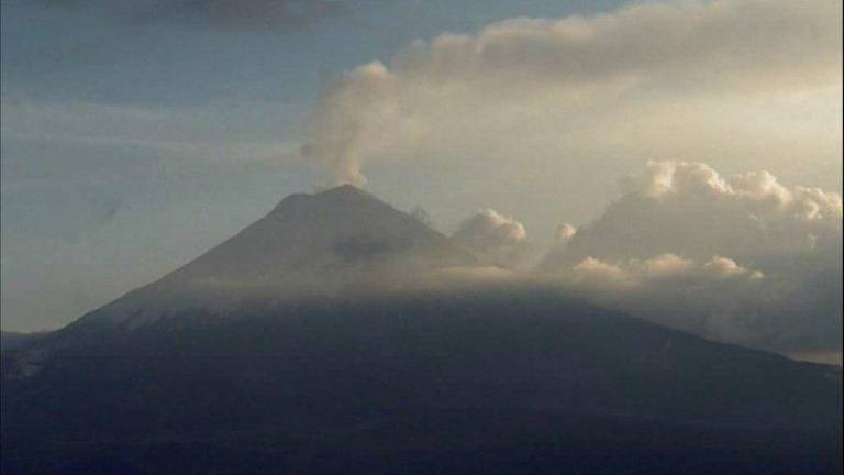 Caída de ceniza del volcán Cotopaxi afecta a varios cantones de Pichincha