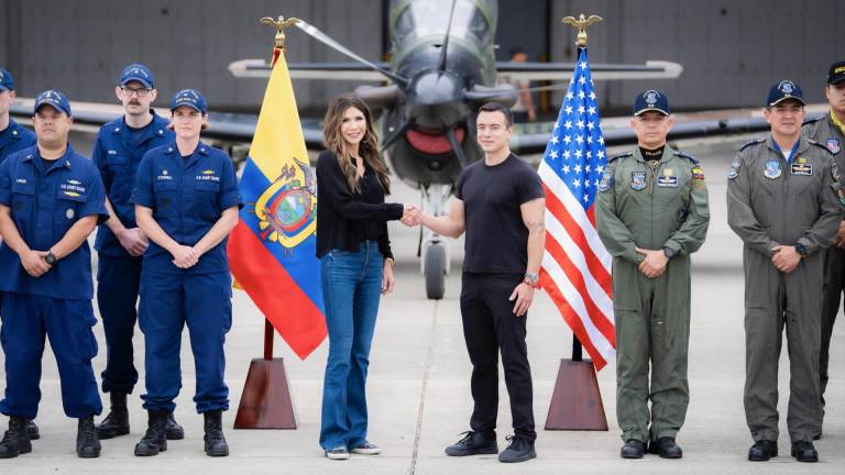 El presidente de la República, Daniel Noboa, junto a Kristi Noem, la secretaria de Seguridad Nacional de Estados Unidos.