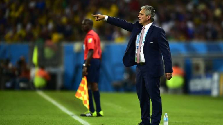 Reinaldo Rueda deja el mando de la selección chilena de fútbol; todavía no se concreta el acuerdo con Colombia