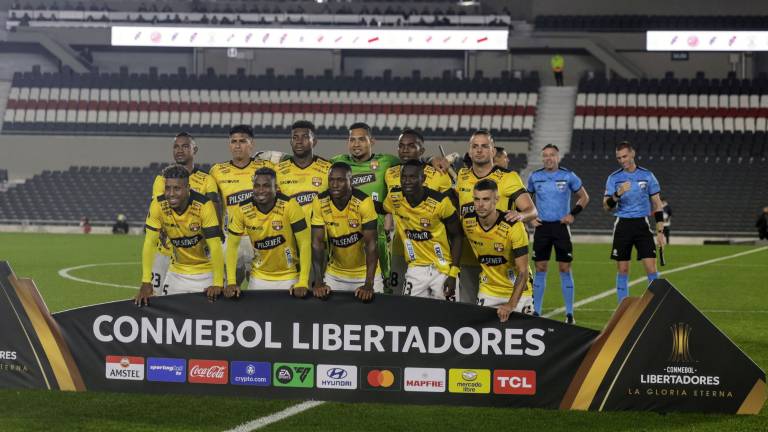 Barcelona y River, por la segunda fecha del Grupo B de la Copa Libertadores de América, en un partido que se disputa sin público en el estadio Más Monumental, en Buenos Aires.