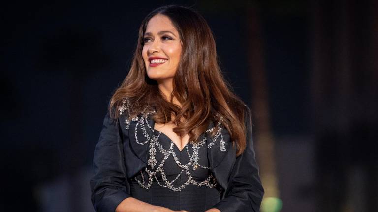 Salma Hayek Pinault fue honrada con su propia estrella en el Paseo de la Fama de Hollywood el 19 de noviembre del 2021, en Los Angeles, California. Emma McIntyre/Getty Images/AFP.