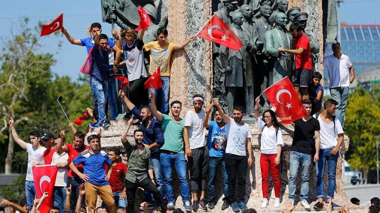 Intento golpista en Turquía deja 161 fallecidos