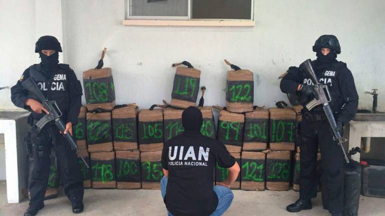 Decomisan 600 kilos de droga en Esmeraldas