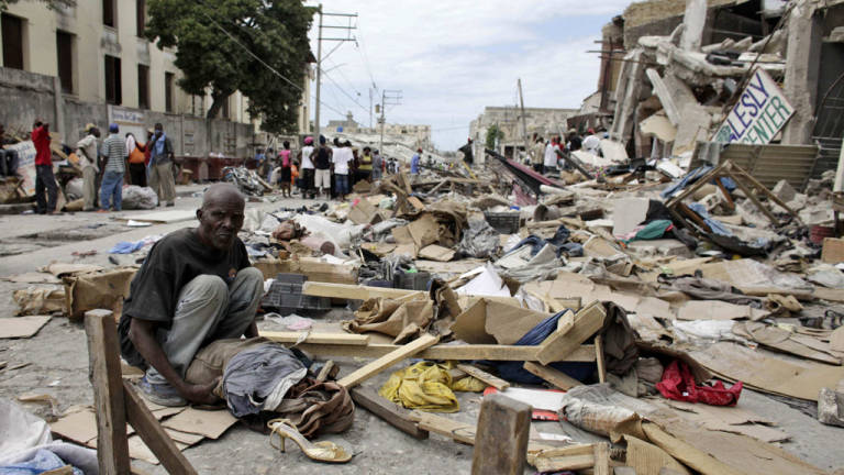 Haití honra a víctimas del sismo de 2010 e intenta reconstruirse