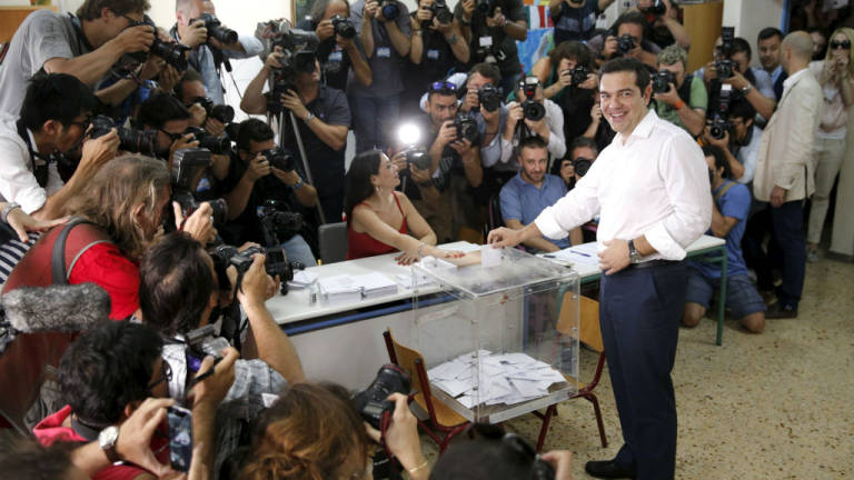 Grecia vota en referéndum sobre su lugar en Europa