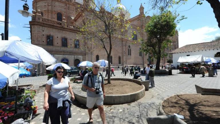 Ecuador recibe 14,4% más de turistas en 2014 tras aumentar inversión