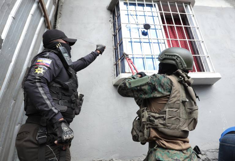 $!Fotografía de operativo conjunto entre la Policía y Fuerzas Armadas realizado a inicios de febrero en el sector de Durán conocido como la Chanchera.