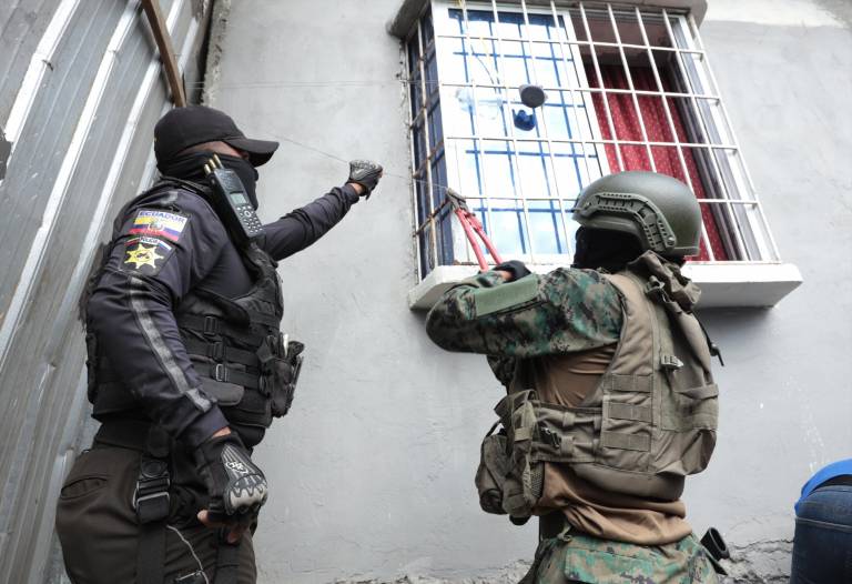 $!Fotografía de operativo conjunto entre la Policía y Fuerzas Armadas realizado a inicios de febrero en el sector de Durán conocido como la Chanchera.