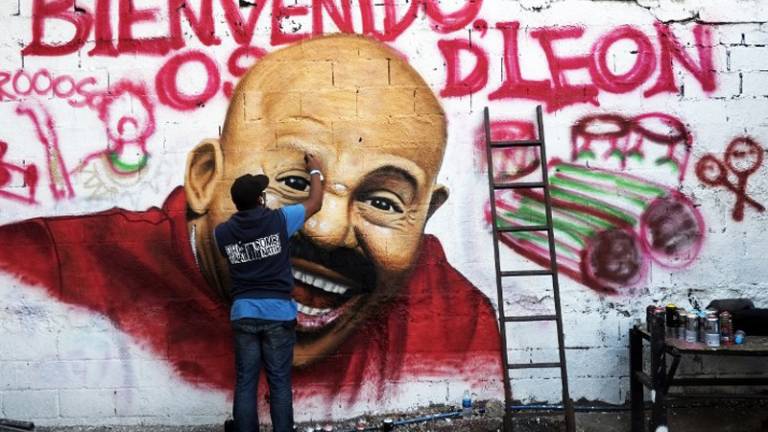 Oscar D'León vuelve a tocar en su barrio 32 años después