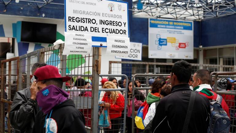 Desde hoy Ecuador exige visa humanitaria a venezolanos