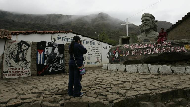 ¿Quién tomó la decisión de matar al Che Guevara? y otras dudas a 25 años del hallazgo del cuerpo