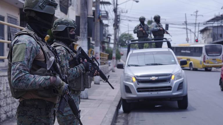 Noboa decreta estado de excepción en nueve provincias por grave conmoción interna