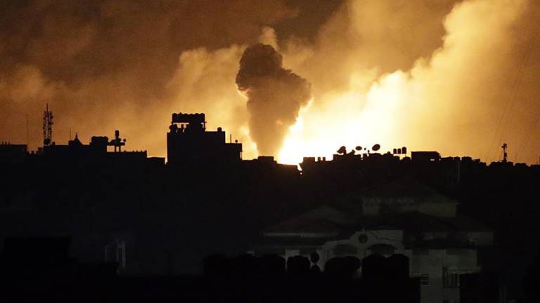 Fuerzas terrestres israelíes siguen operando en el norte de Gaza