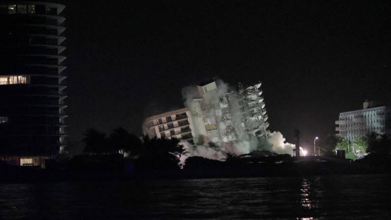 Imágenes de la demolición total del edificio Champlain Towers South en Miami: se usó el método Energetic Felling