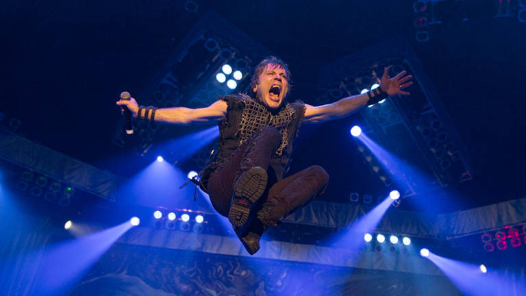 El cantante de Iron Maiden curado de un cáncer de lengua