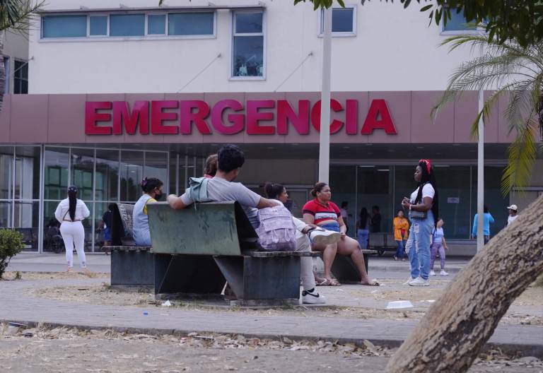 $!Fotografía del área de emergencias del Hospital Monte Sinaí, en el sur de Guayaquil. Este sería uno de los más afectados por el desabastecimiento de insumos.