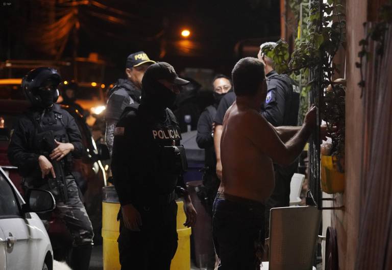 $!Daniel Noboa decretó un nuevo toque de queda en nueve provincias y cuatro cantones.