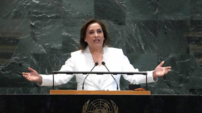 Dina Boluarte aceptará decisión del Congreso sobre posible destitución, anuncia primer ministro