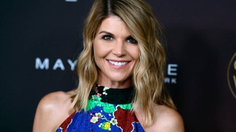 Actriz Lori Loughlin, a prisión por caso de sobornos para ingreso a universidades