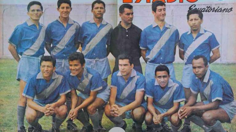 En el mes azul recordamos cuando Emelec fue campeón nacional invicto en 1965