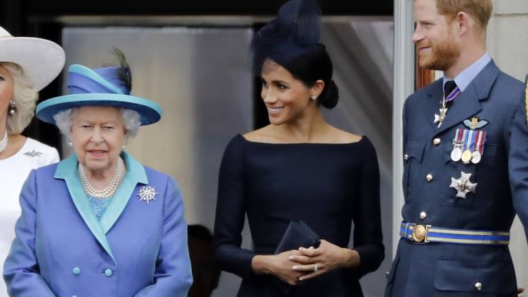 La reina Isabel II establece un acuerdo sobre el futuro de Harry y Meghan Markle