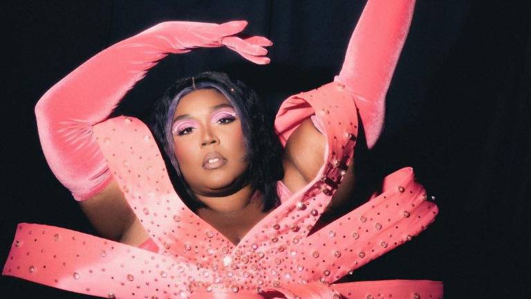 La cantante Lizzo fue denunciada por acoso a tres bailarinas