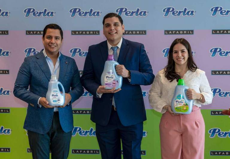 $!José Pardo, gerente de Marketing La Fabril (i); Xavier Orellana, jefe de marca Perla; María Emilia Abad, coordinadora de marca Perla.
